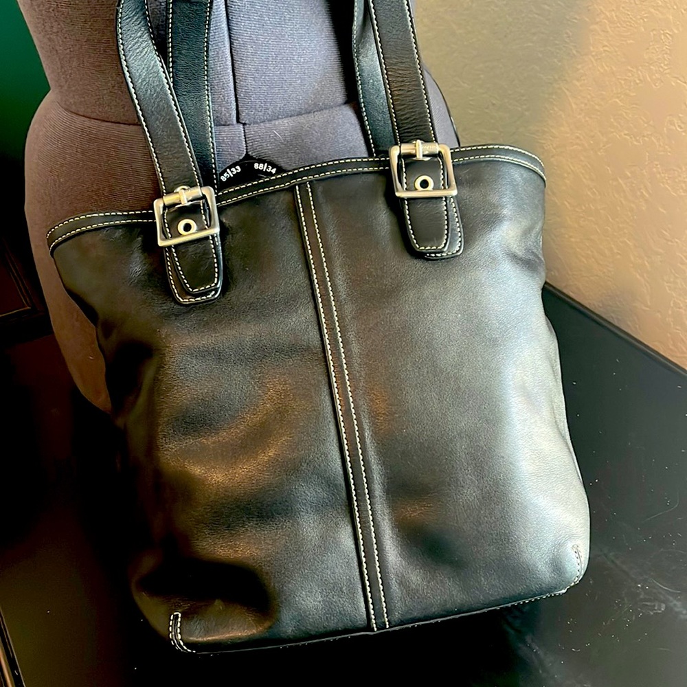 Black Coach purse Excellent 99.2 perfect condition!